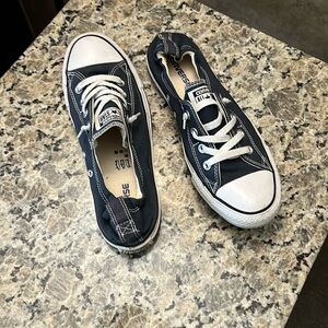 Converse navy blue side on shoes
